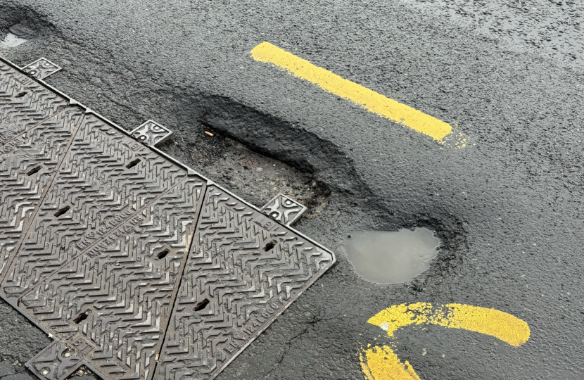 Annie's photograph of pothole on Govan Road 